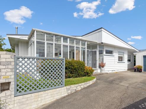 6 Kaikomako Road, Waikanae