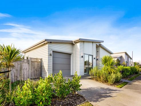15A Marine Garden Crescent, Beachlands