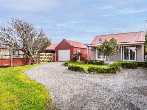 99 Fox Street, Featherston