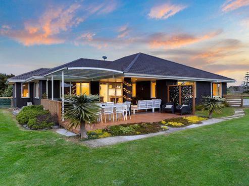 1096E Awhitu Road, Pollok