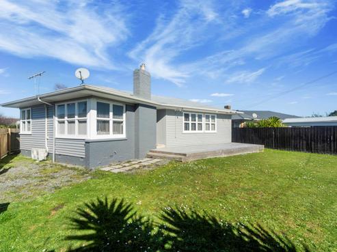 1 Sutton Crescent, Papakura