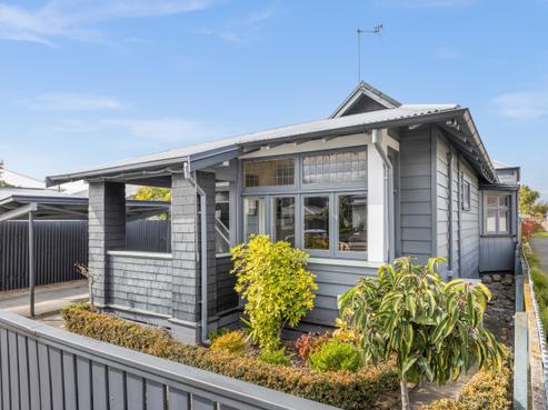 18 Latham Street, Napier South