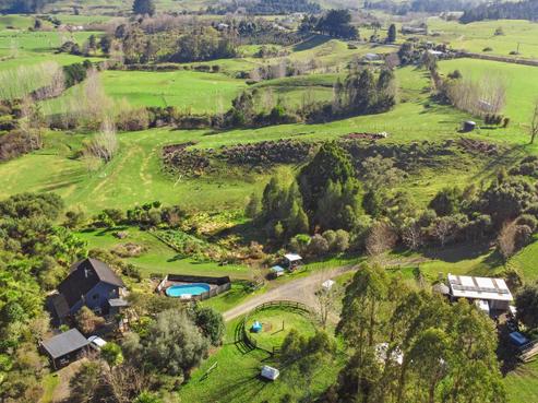 3207 State Highway 23, Raglan
