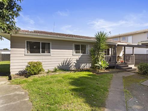 389 Roscommon Road, Clendon Park