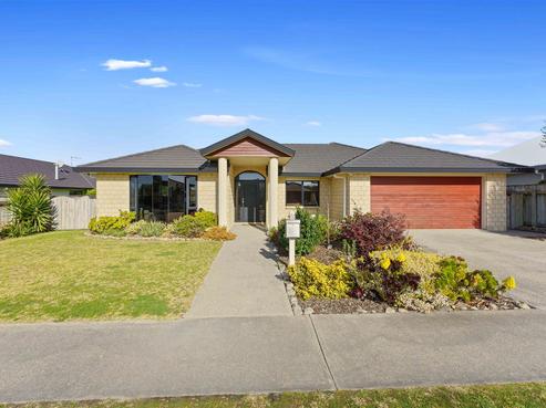 82 The Drive, Paraparaumu Beach