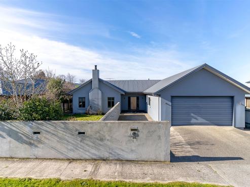 49 Centennial Avenue, Milton