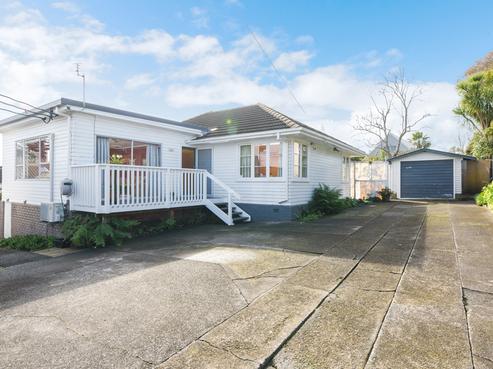 54 Amberley Avenue, Te Atatu South