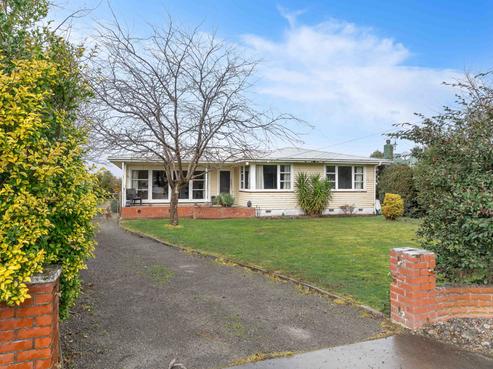 19 Solway Crescent, Solway