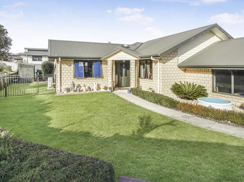 12 Evergreen Rise, Grandview Heights