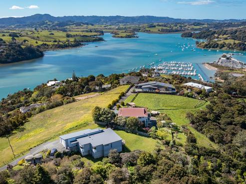 35 Brick Bay Drive, Sandspit