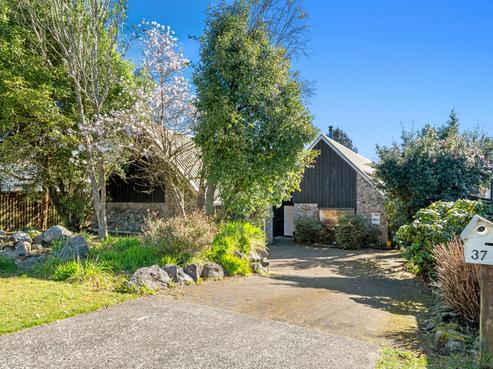 37 Utuhina Road, Springfield