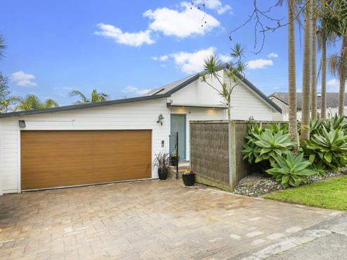 4 Diosma Place, Botany Downs