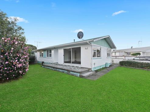 12 Rosalind Street, Deanwell