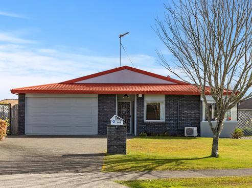 240 Grandview Road, Western Heights