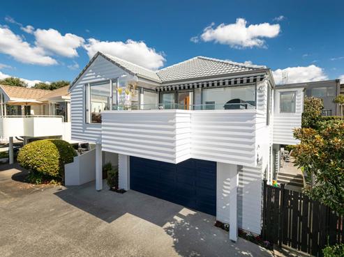 2/30 Bevyn Street, Castor Bay