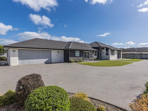 16 Petrel Close, Paraparaumu Beach