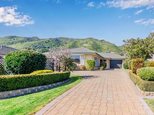 19 Balmerino Grove, Waikanae