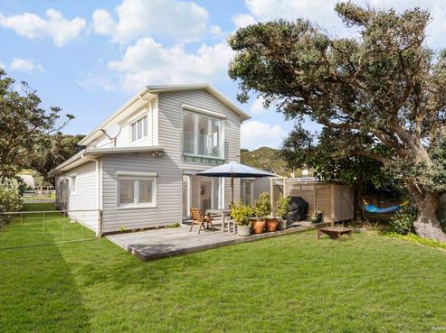 33 Ocean View Road, Port Waikato