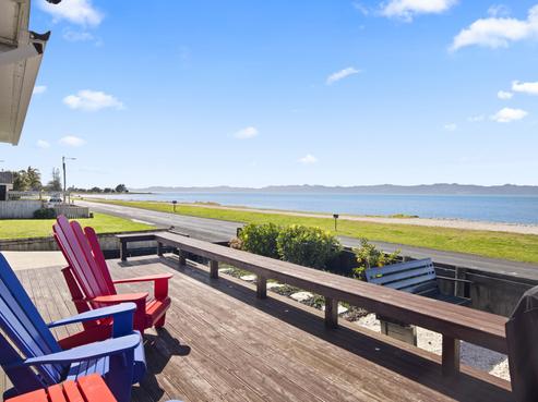 875 East Coast Road, Kaiaua