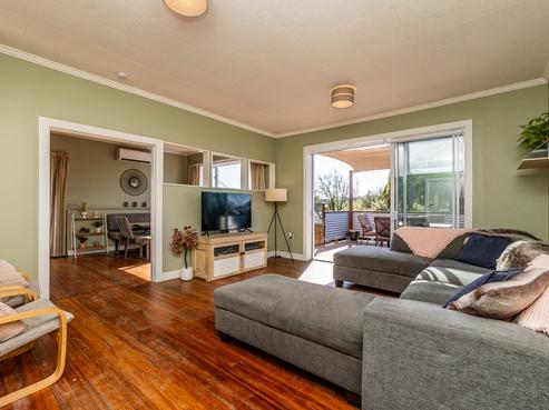 69 Grants Road, Marchwiel