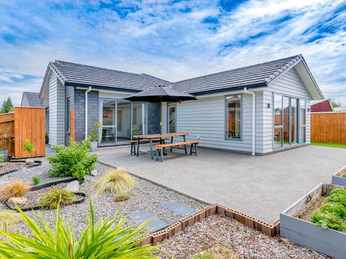 6 Saint Vincent Way, Waikanae