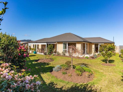 22 Kowi Lakes Drive, One Tree Point