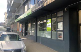 Ground floor Office/Showroom - be seen on a budget!