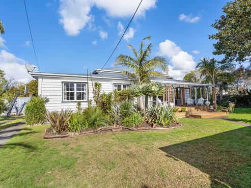 11 Ferry Road, Waipu