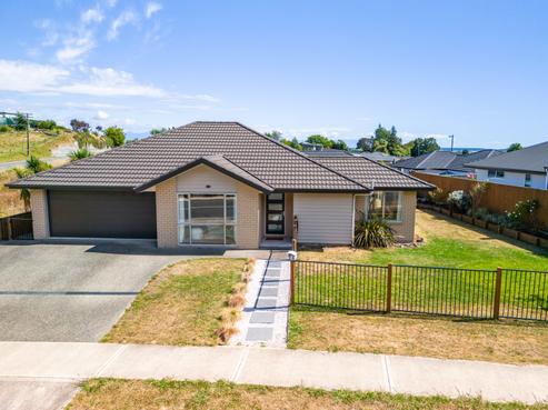 26 Pine Crest Drive, Richmond