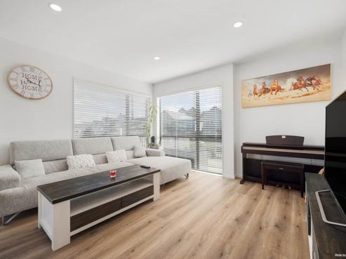 114 Parkview Drive, Gulf Harbour