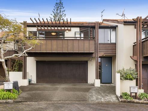 2/8 Tobago Place, Sunnynook