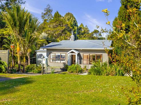 83 Wood Bay Road, Titirangi