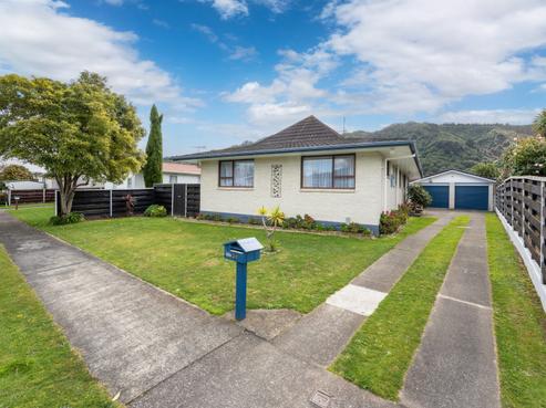 30 Omaha Grove, Totara Park