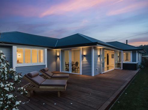 17 Long Acre Drive, Cracroft