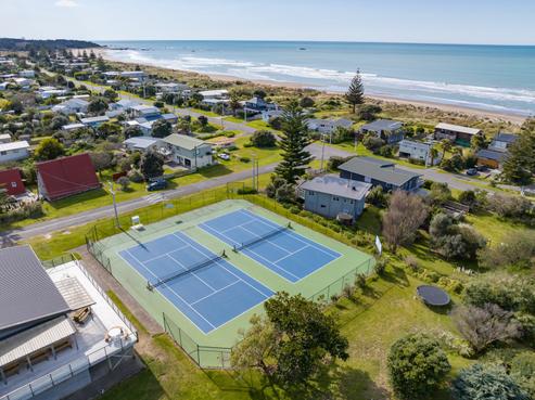 90 Pinedale Crescent, Riversdale Beach