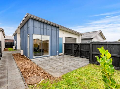 35 Liberation Road, Papakura