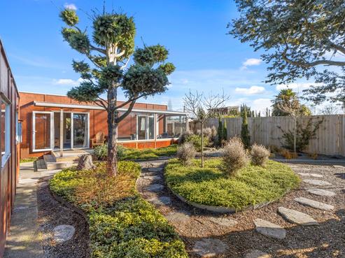 38 Pine Avenue, Kainga