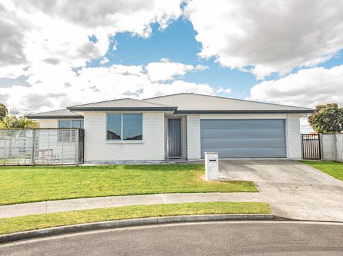 18 Brougham Place, Springvale