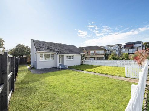 1/34 Great South Road, Papakura