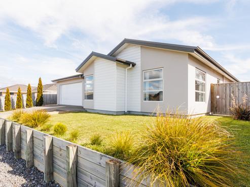 15 Coutts Way, Fitzherbert