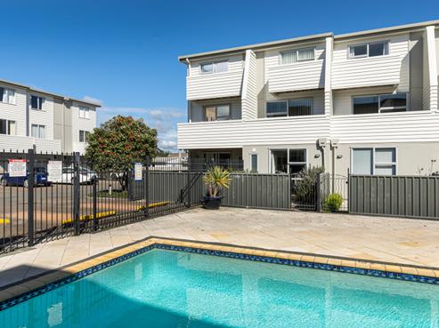 14/3 Riverside Road, Orewa