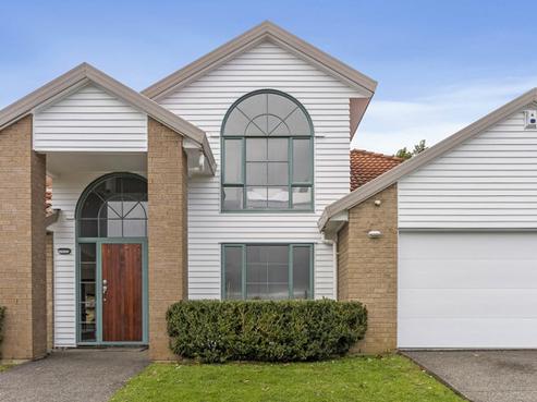 10 Margaret Henry Crescent, Oteha