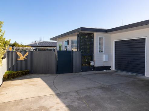 3/909 Clive Street, Akina