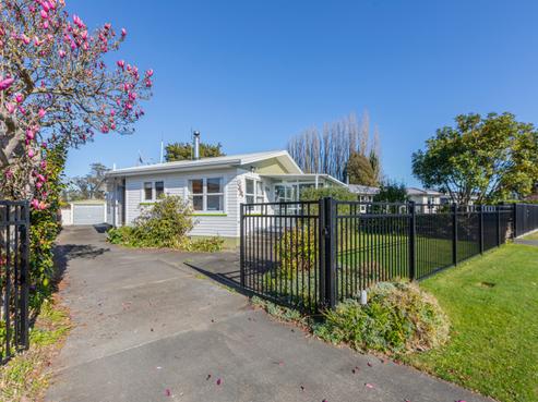 549 Lowe Street, Camberley