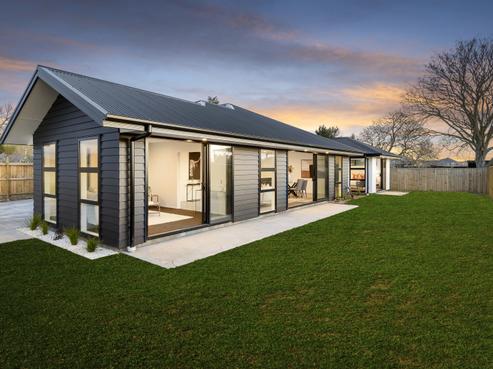 112 Carnaveron Drive, Lincoln