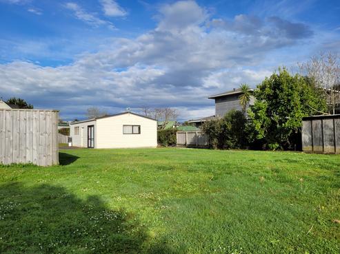 221 Tony Avenue, Thames