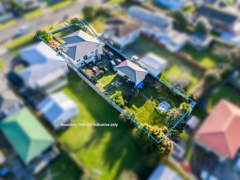 18 Huruhuru Road, Massey
