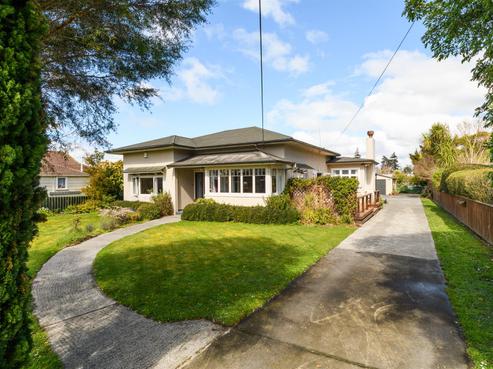 11 Bond Street, Marton