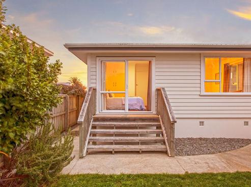 389 Estuary Road, South New Brighton
