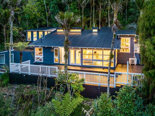 157 Woodlands Park Road, Titirangi